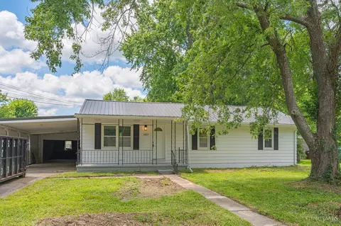 2623 Runway Ave, Bethel, OH 45106
