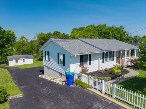 20 Highland Dr, Hillsboro, OH 45133