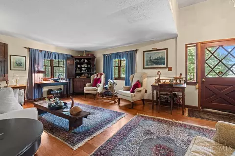 Living - 3187 Centerville Rd, Spring Valley, OH 45370 photo 3 of 8