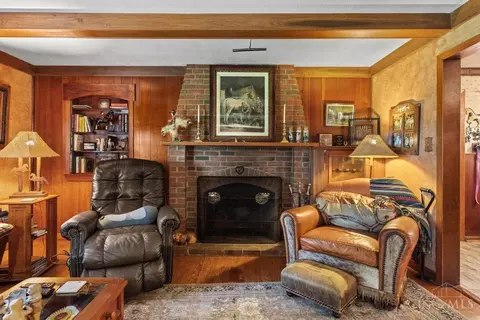 Living - 3187 Centerville Rd, Spring Valley, OH 45370 photo 7 of 8