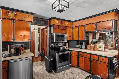 Kitchen - 3187 Centerville Rd, Spring Valley, OH 45370 photo 2 of 3