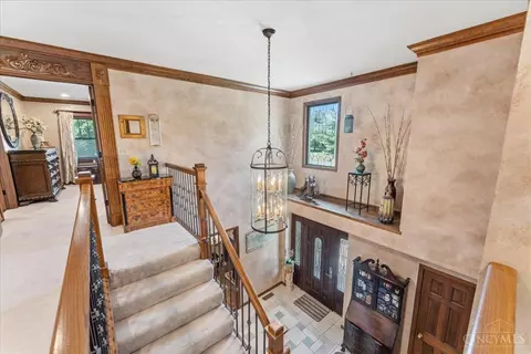 Entry Way - 436 Heathgate Rd, Cincinnati, OH 45255 photo 3 of 4