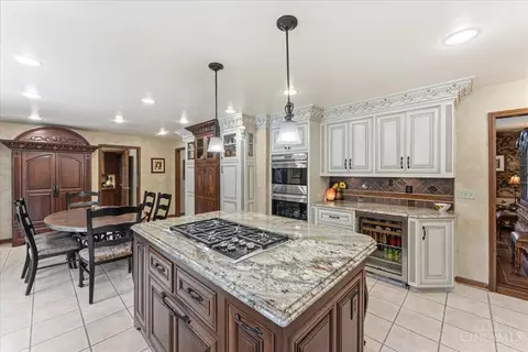 Kitchen - 436 Heathgate Rd, Cincinnati, OH 45255 photo 2 of 10