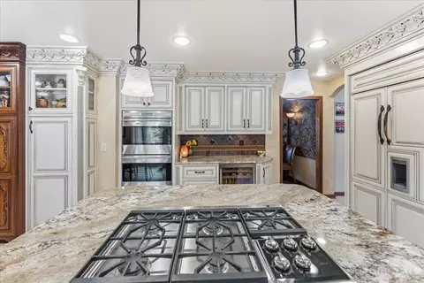 Kitchen - 436 Heathgate Rd, Cincinnati, OH 45255 photo 4 of 10