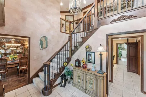 Entry Way - 436 Heathgate Rd, Cincinnati, OH 45255 photo 1 of 4