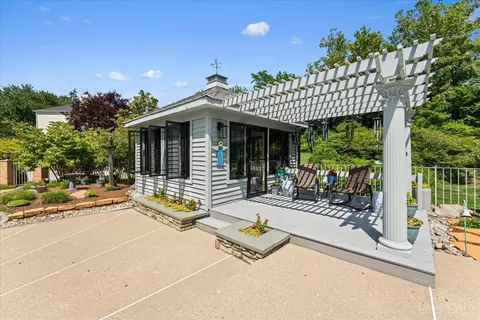 Exterior - 436 Heathgate Rd, Cincinnati, OH 45255 photo 12 of 19