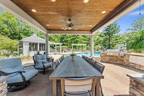 Exterior - 436 Heathgate Rd, Cincinnati, OH 45255 photo 7 of 19