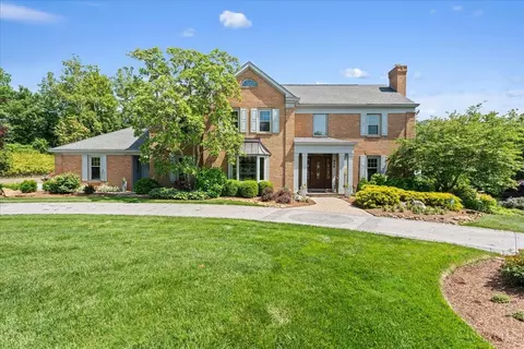 Exterior - 436 Heathgate Rd, Cincinnati, OH 45255 photo 3 of 19