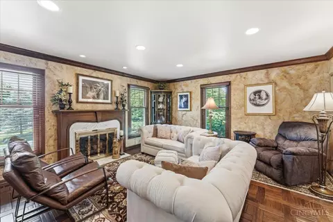 Living - 436 Heathgate Rd, Cincinnati, OH 45255 photo 1 of 4