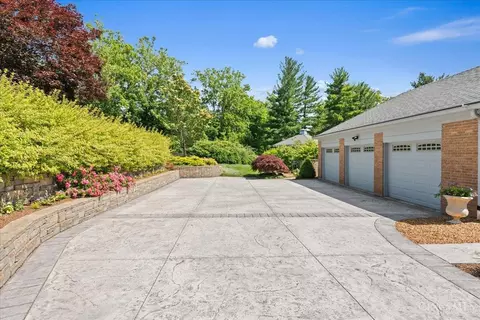 Exterior - 436 Heathgate Rd, Cincinnati, OH 45255 photo 2 of 19