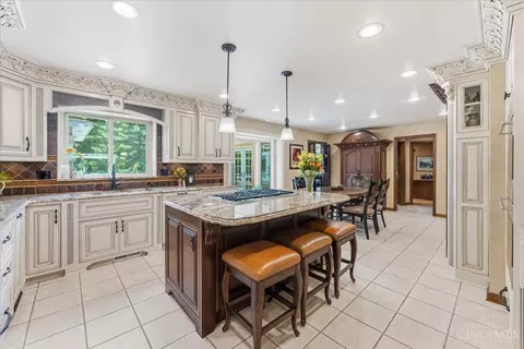 Kitchen - 436 Heathgate Rd, Cincinnati, OH 45255 photo 7 of 10