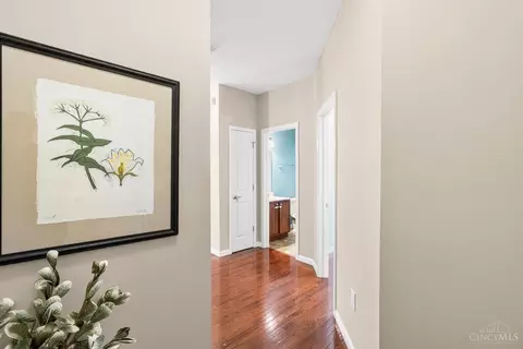 Entry Way - 815 Anson Dr, Cincinnati, OH 45245 photo 7 of 11