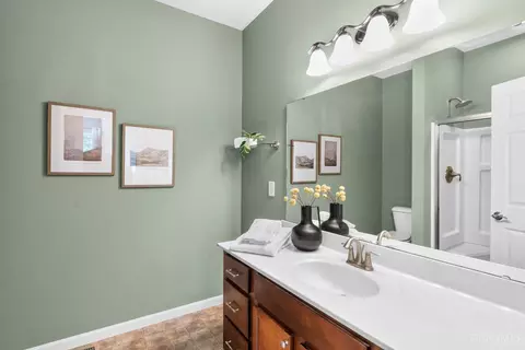 Bath - 815 Anson Dr, Cincinnati, OH 45245 photo 2 of 6