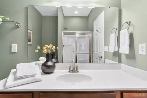 Bath - 815 Anson Dr, Cincinnati, OH 45245 photo 4 of 6