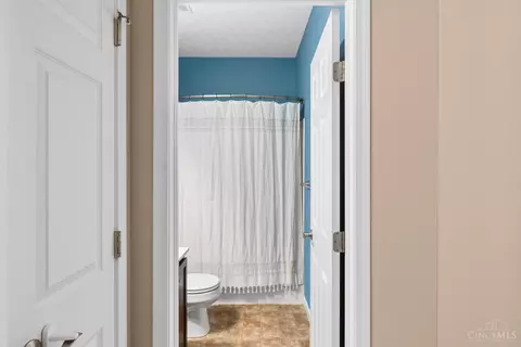 Entry Way - 815 Anson Dr, Cincinnati, OH 45245 photo 6 of 11