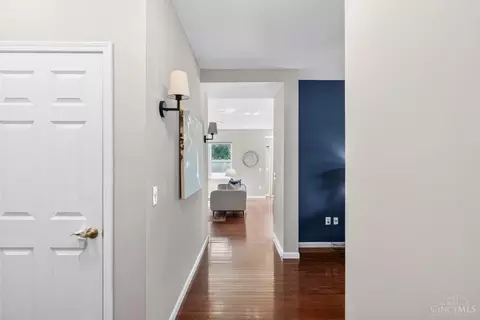 Entry Way - 815 Anson Dr, Cincinnati, OH 45245 photo 4 of 11