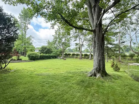 53 Hadley Rd, Greenhills, OH 45218 photo 28