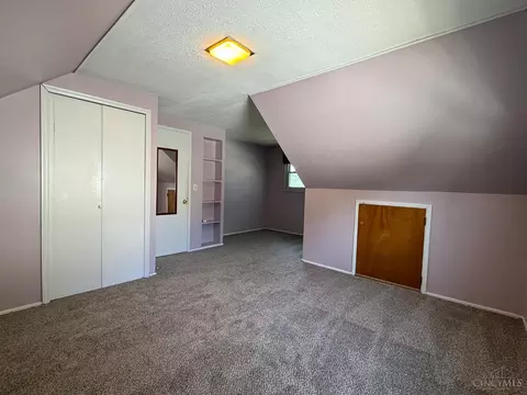 53 Hadley Rd, Greenhills, OH 45218 photo 21