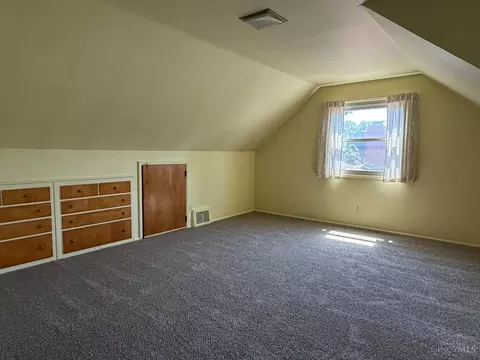 53 Hadley Rd, Greenhills, OH 45218 photo 18