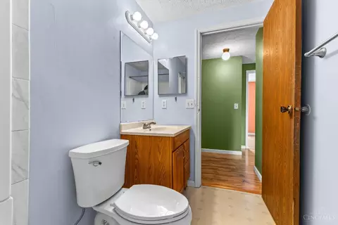Bath - 187 Circle Dr, Harrison, OH 45030 photo 2 of 3