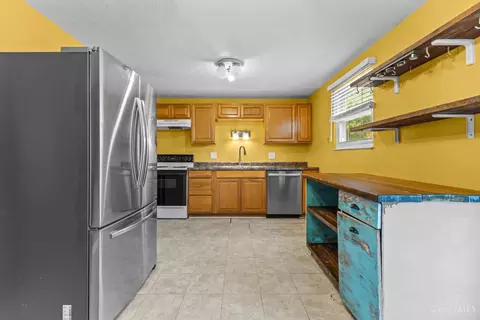 Kitchen - 187 Circle Dr, Harrison, OH 45030 photo 2 of 4