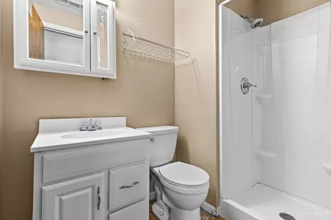 Bath - 187 Circle Dr, Harrison, OH 45030 photo 3 of 3