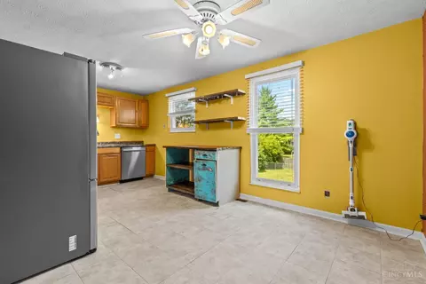 Kitchen - 187 Circle Dr, Harrison, OH 45030 photo 1 of 4