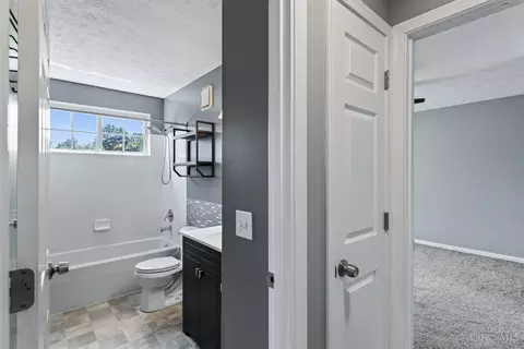 Entry Way - 5574 Regimental Pl, Cincinnati, OH 45239 photo 4 of 4