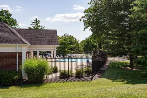 Exterior - 5574 Regimental Pl, Cincinnati, OH 45239 photo 7 of 7