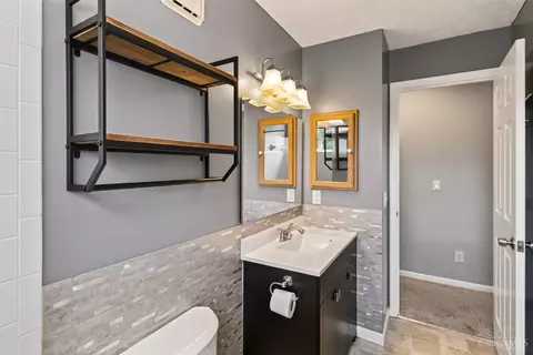Bath - 5574 Regimental Pl, Cincinnati, OH 45239 photo 5 of 5