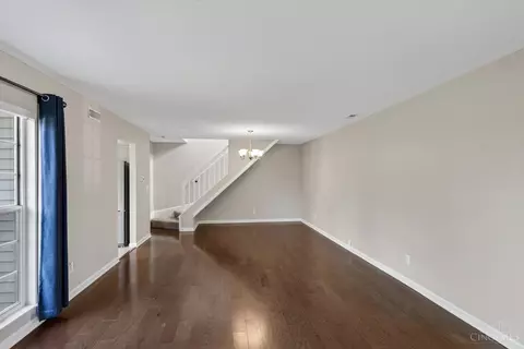 Living - 5574 Regimental Pl, Cincinnati, OH 45239 photo 6 of 8