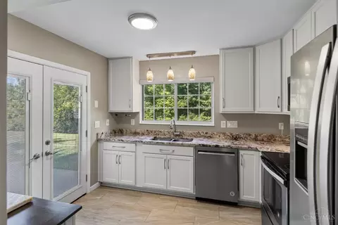 Kitchen - 5574 Regimental Pl, Cincinnati, OH 45239 photo 1 of 4