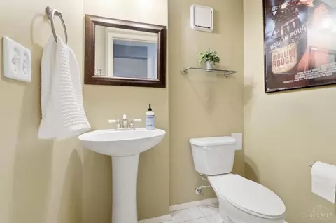 Bath - 6896 Sequoia Ct, Mason, OH 45040 photo 6 of 6
