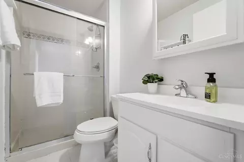 Bath - 6896 Sequoia Ct, Mason, OH 45040 photo 1 of 6