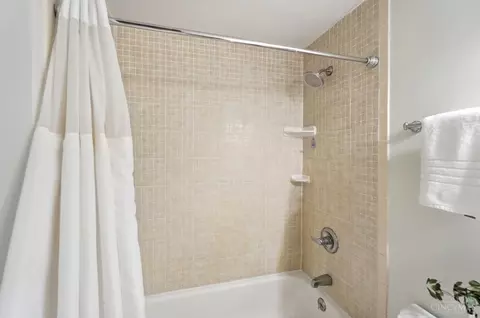 Bath - 6896 Sequoia Ct, Mason, OH 45040 photo 5 of 6