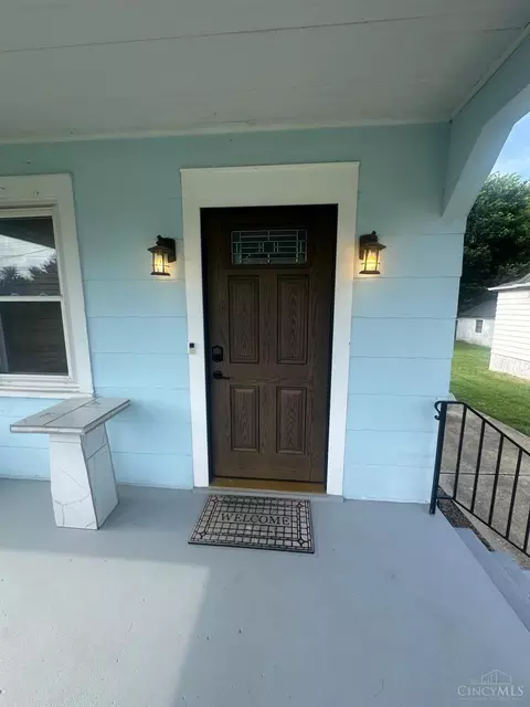 Exterior - 7565 Ross Ave, Cincinnati, OH 45237 photo 3 of 15