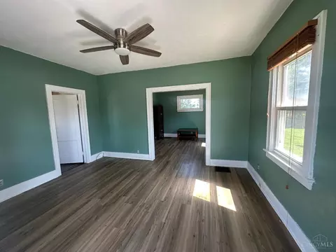 Living - 7565 Ross Ave, Cincinnati, OH 45237 photo 1 of 5