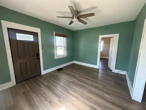 Living - 7565 Ross Ave, Cincinnati, OH 45237 photo 3 of 5