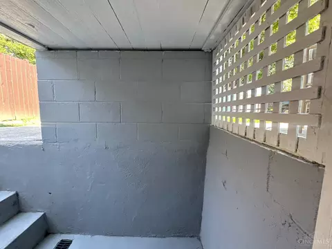 Exterior - 7565 Ross Ave, Cincinnati, OH 45237 photo 5 of 15