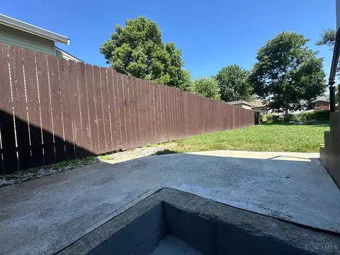 Exterior - 7565 Ross Ave, Cincinnati, OH 45237 photo 7 of 15