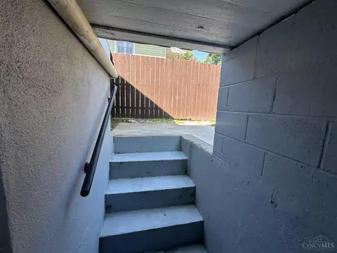 Exterior - 7565 Ross Ave, Cincinnati, OH 45237 photo 6 of 15