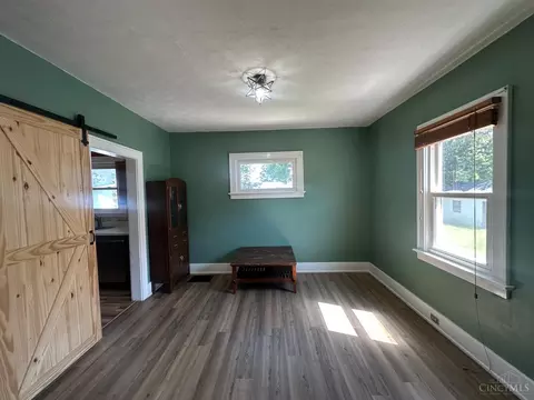 Living - 7565 Ross Ave, Cincinnati, OH 45237 photo 4 of 5