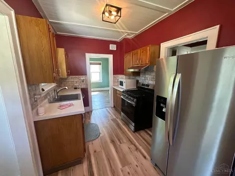 Kitchen - 7565 Ross Ave, Cincinnati, OH 45237 photo 4 of 4