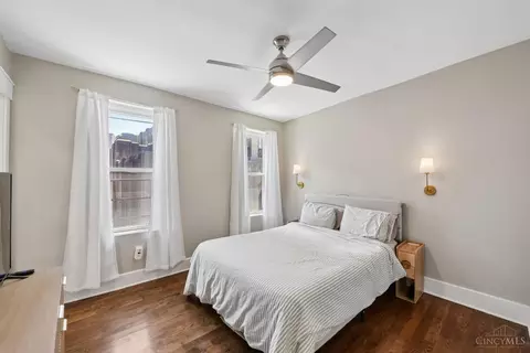 Bedroom - 817 Broadway St, Cincinnati, OH 45202 photo 1 of 3