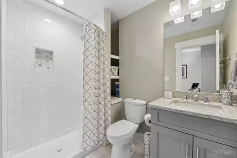 Bath - 817 Broadway St, Cincinnati, OH 45202 photo 2 of 2
