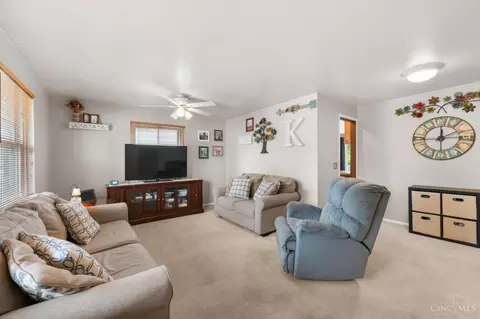 1733 Beaver Creek Ln, Kettering, OH 45429 photo 4