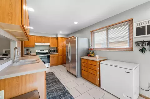 1733 Beaver Creek Ln, Kettering, OH 45429 photo 9