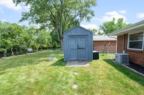 1733 Beaver Creek Ln, Kettering, OH 45429 photo 37