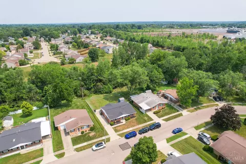 1733 Beaver Creek Ln, Kettering, OH 45429 photo 3
