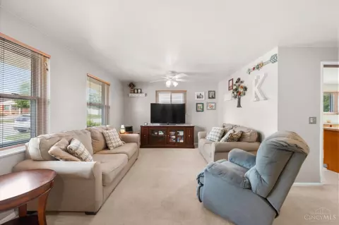 1733 Beaver Creek Ln, Kettering, OH 45429 photo 5